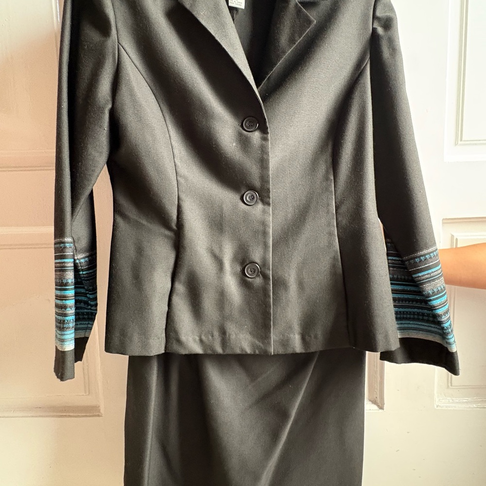 Elegant Black Women's Blazer and Skirt Set